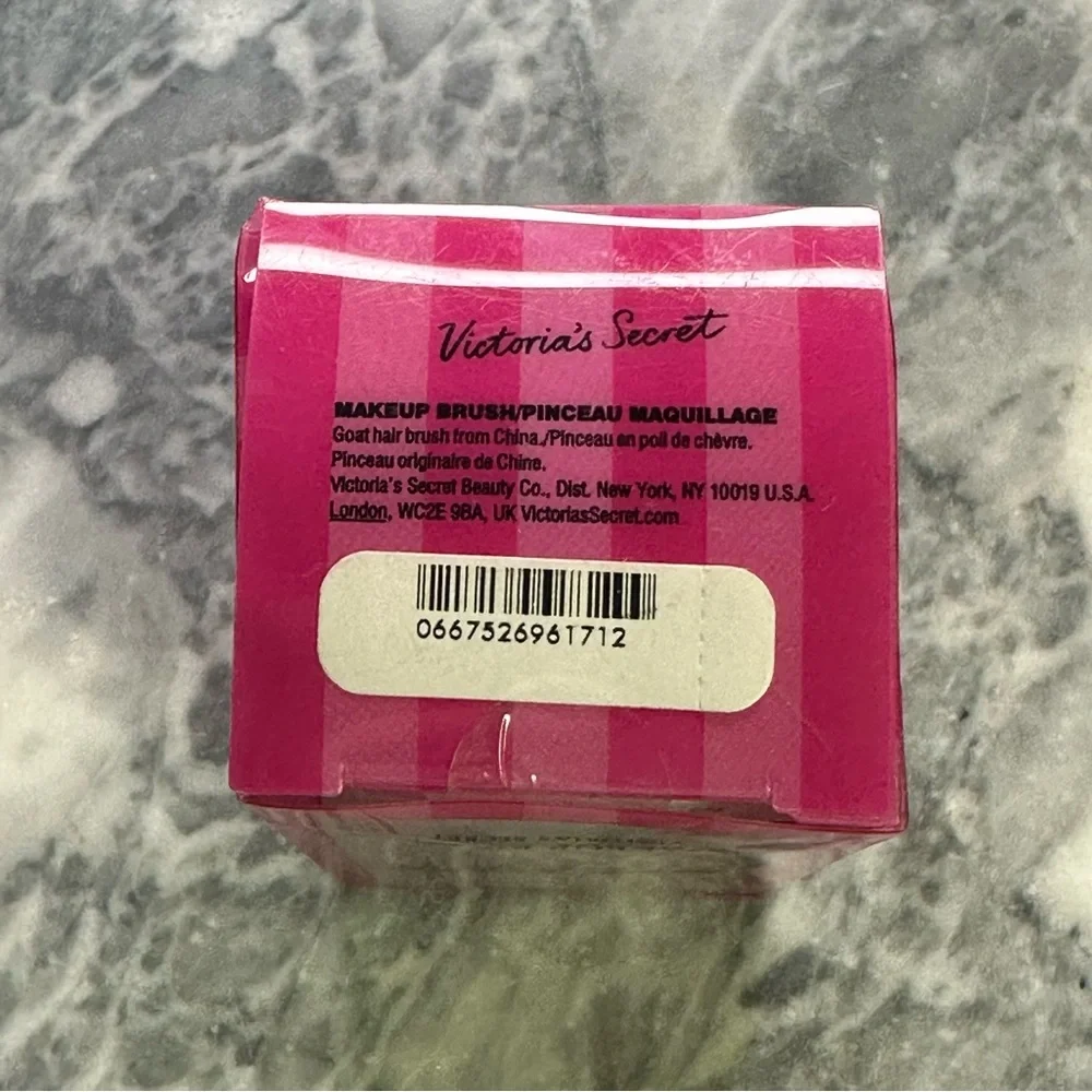 New NIB Victorias‎ Secret Brush With Sexy Makeup Brush Pink